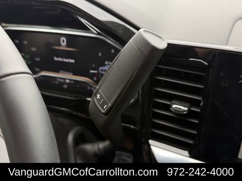 Used 2025 GMC Sierra 2500 SLE w/ SLE Value Package; AWD/4WD image 19