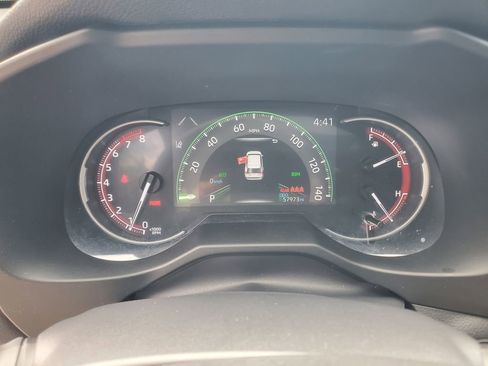 Used 2025 Toyota RAV4 XLE w/ Convenience Package FWD image 27