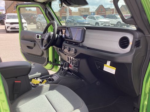 New 2026 Jeep Gladiator Sport AWD/4WD image 14