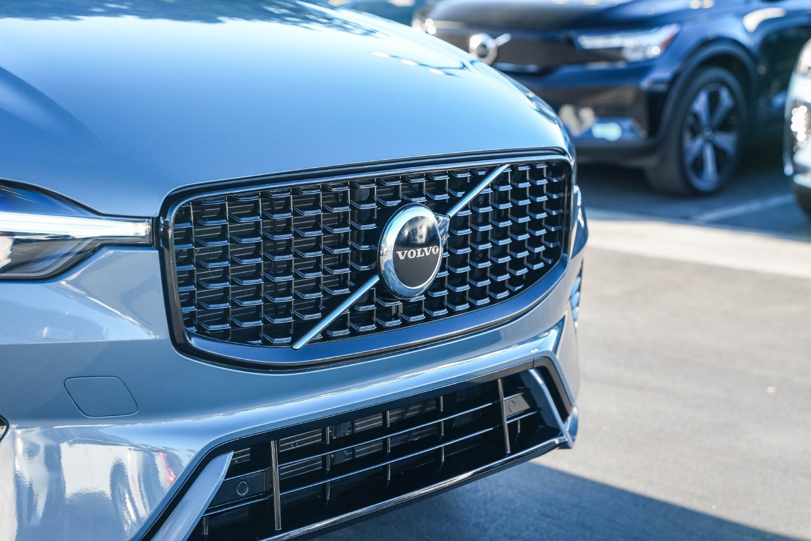 Used 2024 Volvo XC60 B5 Core AWD/4WD image 5