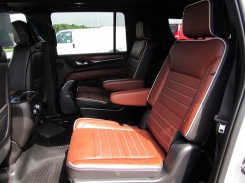 Used 2023 GMC Yukon XL Denali Ultimate image 27