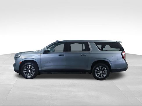 Used 2022 Chevrolet Suburban LT w/ LT Signature Plus Package RWD image 8