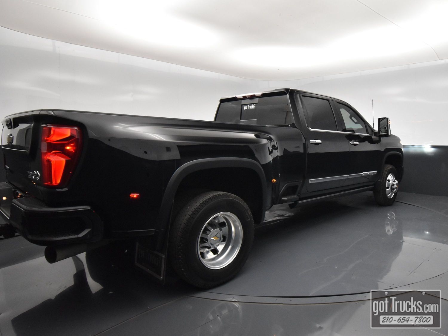 Used 2024 Chevrolet Silverado 3500 High Country w/ High Country Premium Package AWD/4WD image 48