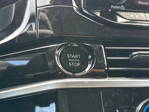 New 2025 Nissan Pathfinder SV w/ Black Appearance Package image 20