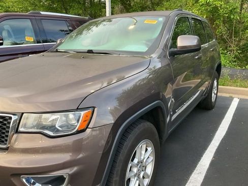 Used 2019 Jeep Grand Cherokee Laredo image 10