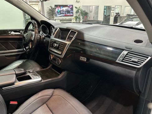 Used 2016 Mercedes-Benz GL 550 4MATIC image 58