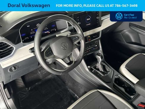 Used 2025 Volkswagen Taos SE FWD image 13