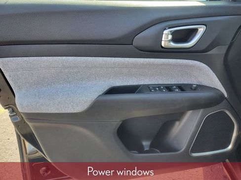 Used 2022 Jeep Compass Latitude image 13