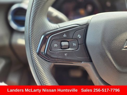 Used 2025 Chevrolet Trax LT FWD image 22