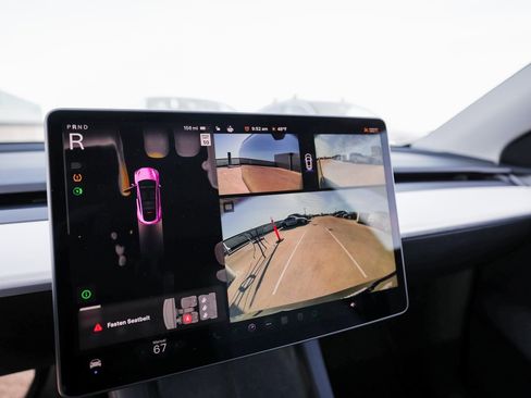 Used 2023 Tesla Model Y Performance image 18