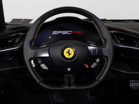 Used 2022 Ferrari SF90 Spider image 33