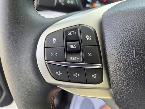 New 2026 Ford Explorer Active w/ Active Comfort Package image 11