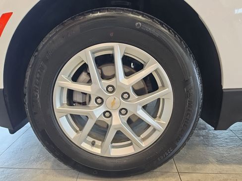 Used 2022 Chevrolet Equinox LT FWD image 14