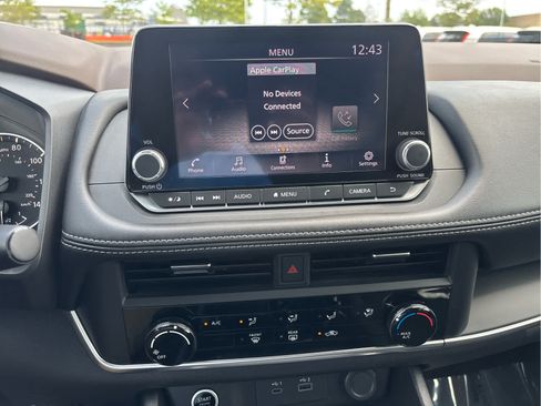Used 2023 Nissan Rogue S AWD/4WD image 25