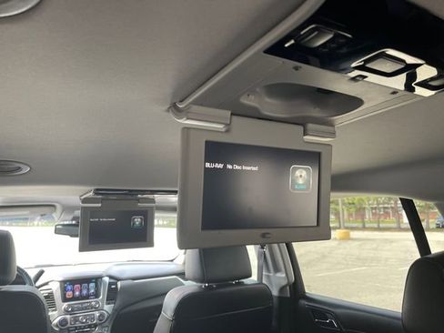 Used 2017 Chevrolet Suburban Premier image 26