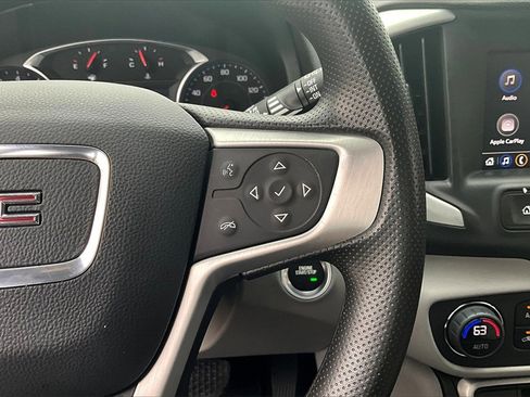 Used 2023 GMC Terrain SLE w/ Driver Convenience Package image 12