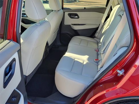 Used 2023 Nissan Rogue SL w/ SL Premium Package image 13