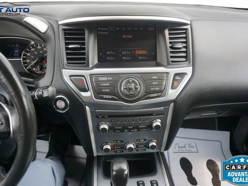 Used 2017 Nissan Pathfinder SL w/ Trailer Tow Package AWD/4WD image 34