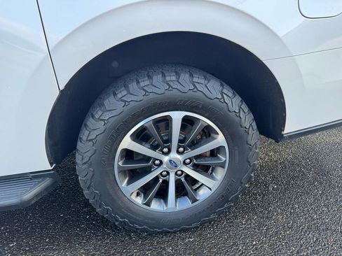 Used 2018 Ford Expedition Max XLT image 35