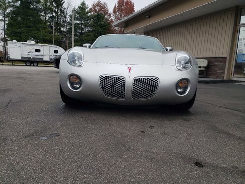 Used 2006 Pontiac Solstice Convertible w/ Power Package image 2