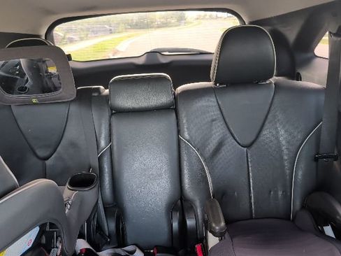 Used 2013 Toyota Venza XLE image 16