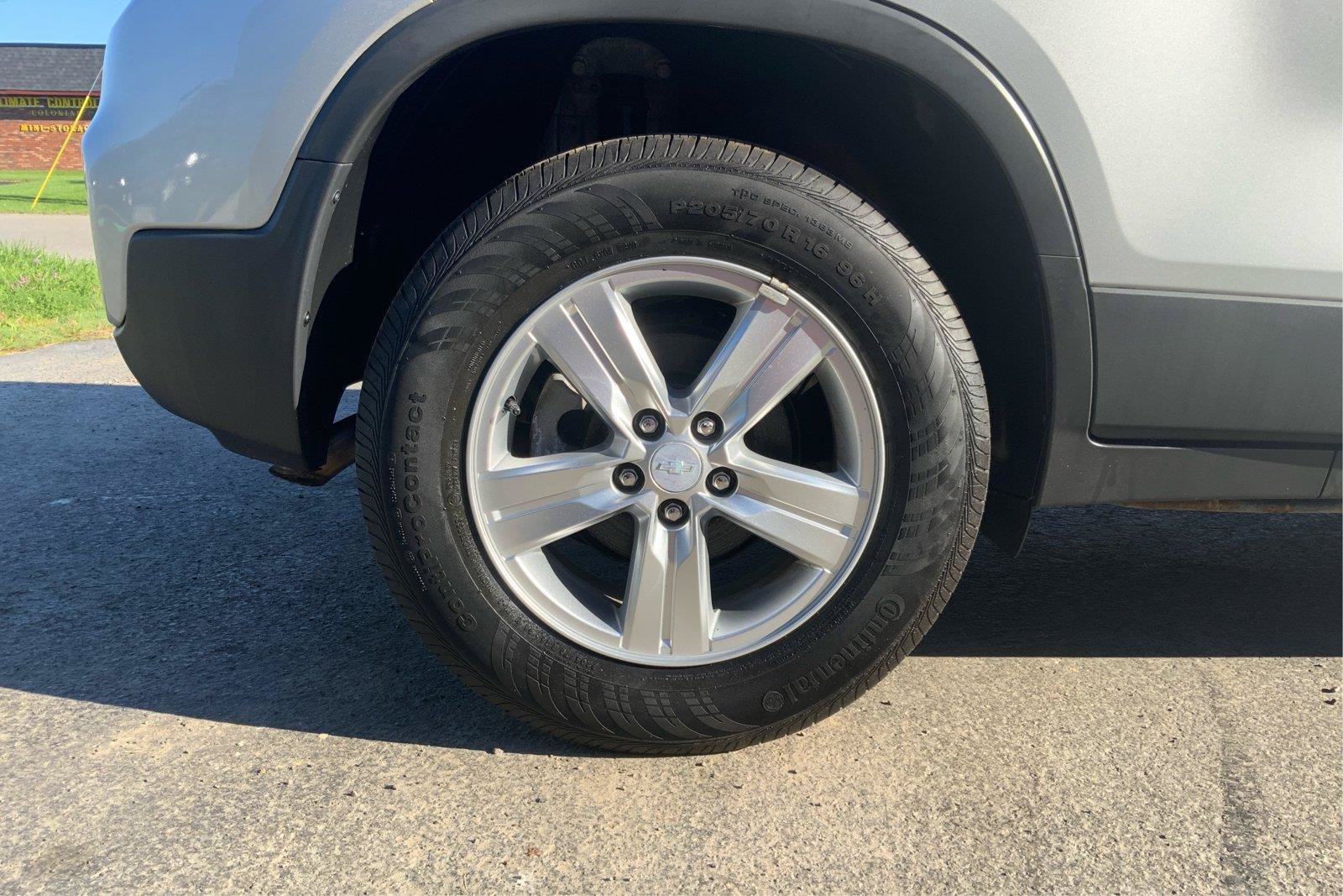 Used 2019 Chevrolet Trax LT w/ LT Convenience Package AWD/4WD image 28