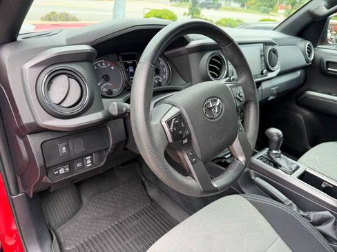 Used 2023 Toyota Tacoma TRD Off-Road AWD/4WD image 10