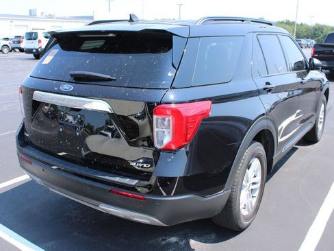 Used 2024 Ford Explorer XLT w/ Equipment Group 202A AWD/4WD image 5