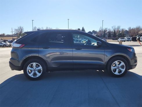 Used 2017 Ford Edge SE image 9