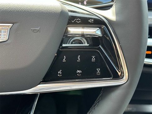 New 2025 Cadillac Lyriq Luxury image 14