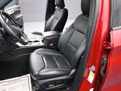 Used 2022 Ford Explorer ST image 14