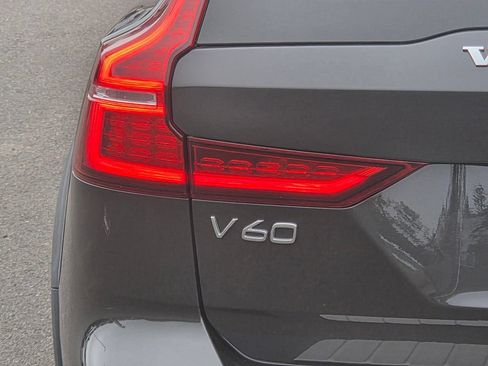Used 2024 Volvo V60 B5 Cross Country Ultimate AWD/4WD image 35