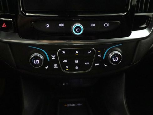 Used 2023 Chevrolet Traverse LT AWD/4WD image 29