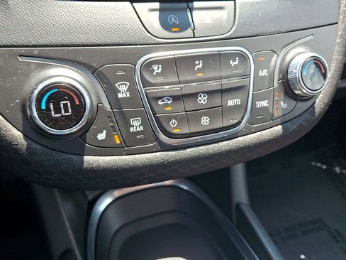 Used 2023 Chevrolet Malibu LT FWD image 19