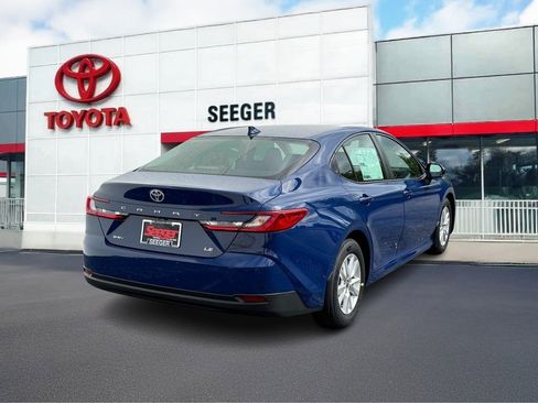 New 2026 Toyota Camry Hybrid image 3