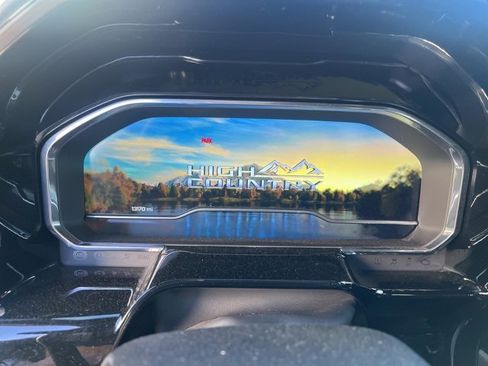 Used 2024 Chevrolet Silverado 1500 High Country w/ Technology Package image 5