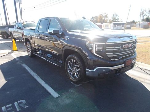 Used 2023 GMC Sierra 1500 SLT w/ SLT Premium Plus Package image 3