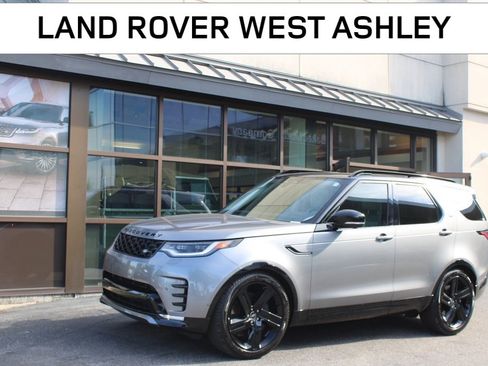 Certified 2025 Land Rover Discovery Dynamic SE image 1