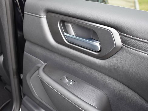 New 2026 Nissan Armada SV image 52