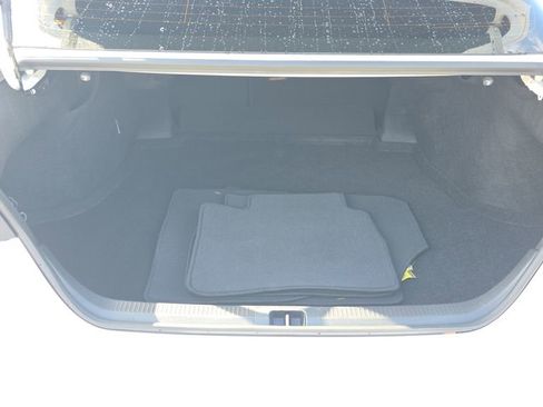 Used 2025 Toyota Camry LE w/ Convenience Package image 9