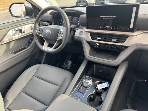 New 2026 Ford Explorer Active w/ Active Comfort Package image 25