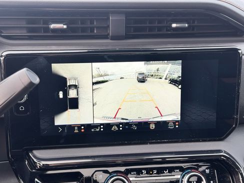 Used 2024 GMC Sierra 2500 AT4 w/ AT4 Premium Plus Package image 19