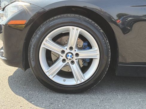 Used 2013 BMW 328i xDrive Sedan AWD/4WD image 2