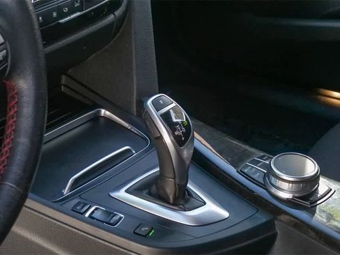 Used 2018 BMW 330i Sedan image 18