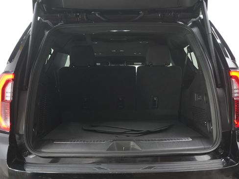 Used 2025 GMC Yukon XL Denali AWD/4WD image 18