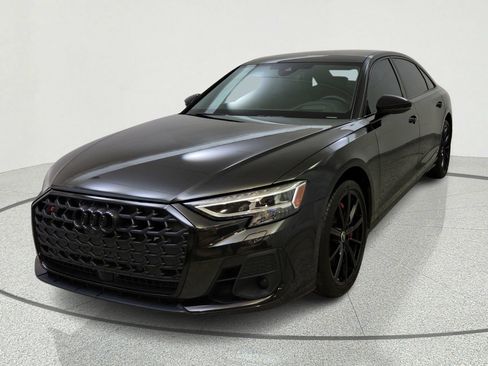 Used 2022 Audi S8 w/ S8 Comfort Plus Package AWD/4WD image 3