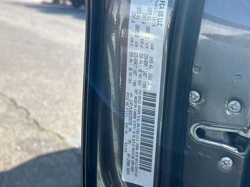 Used 2019 Jeep Cherokee Latitude Plus image 29