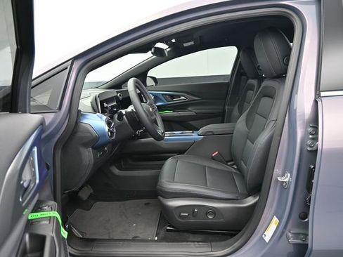 New 2026 Chevrolet Equinox EV LT image 35