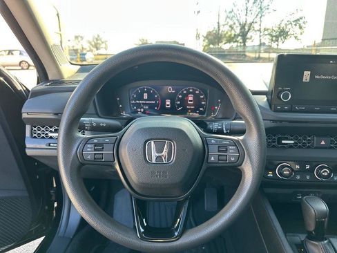 Used 2023 Honda Accord EX image 18