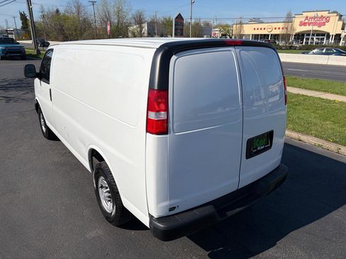 Used 2021 Chevrolet Express 2500 w/ Driver Convenience Package image 10